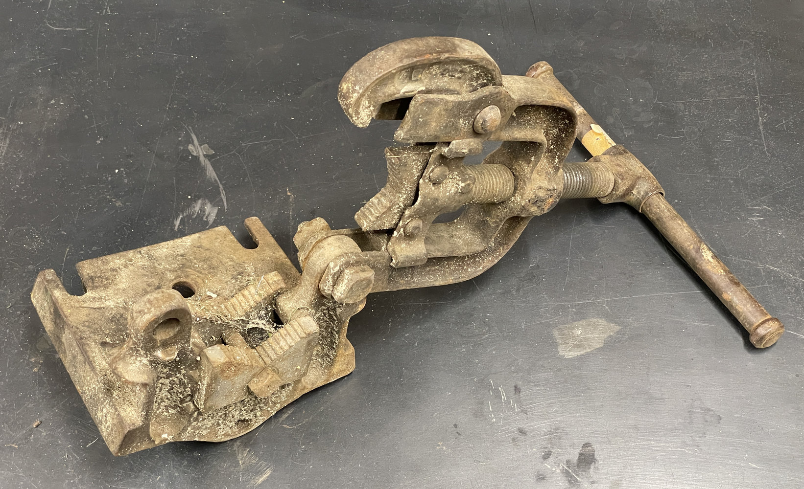 armstrong-vise-as-found.jpg