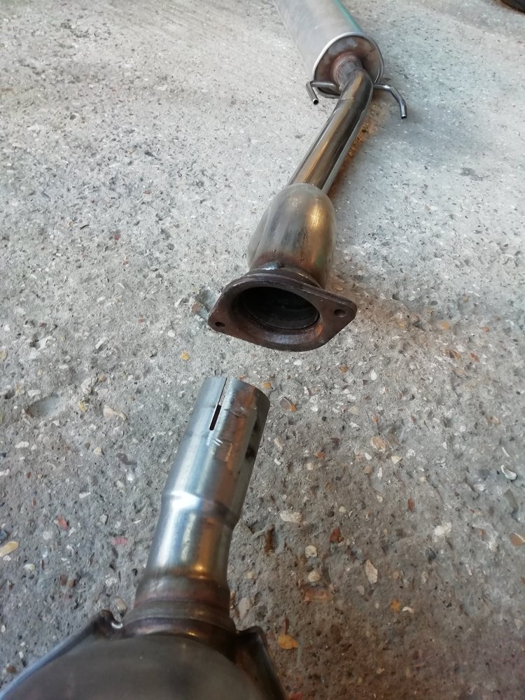 Astra exhaust 2.jpg