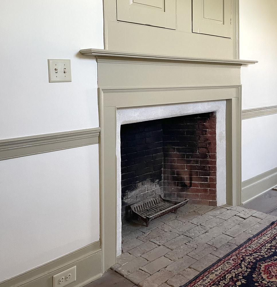 back-bedroom-fireplace-narrow-mortar-joints.jpg