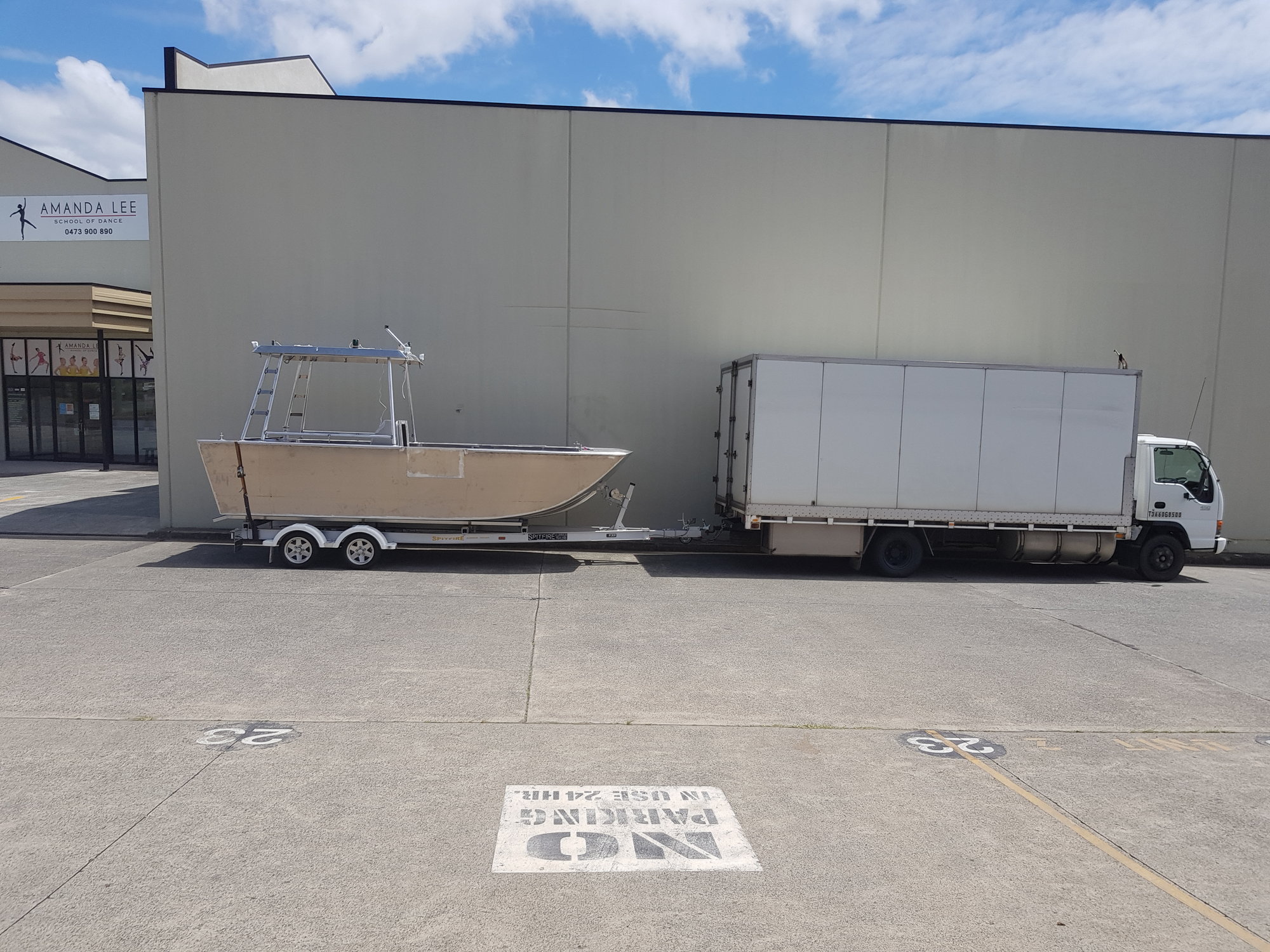 boat and trailer 002.jpg