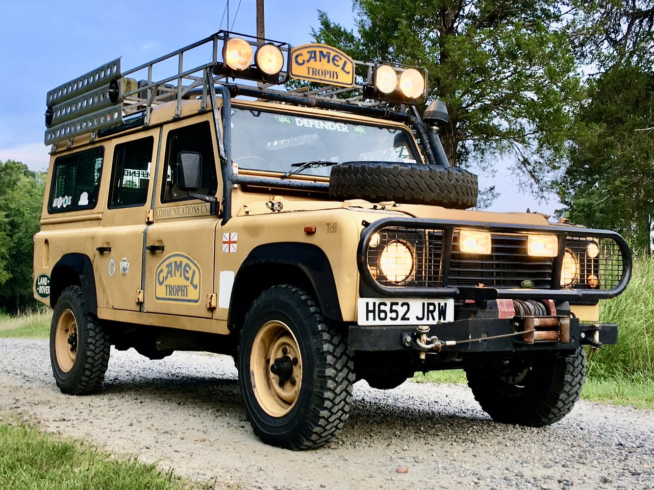 Camel_Trophy_Land_Rover_Defender_110_.jpg