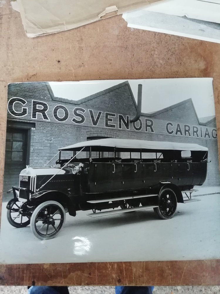 Grosvener carriage charabanc.jpg