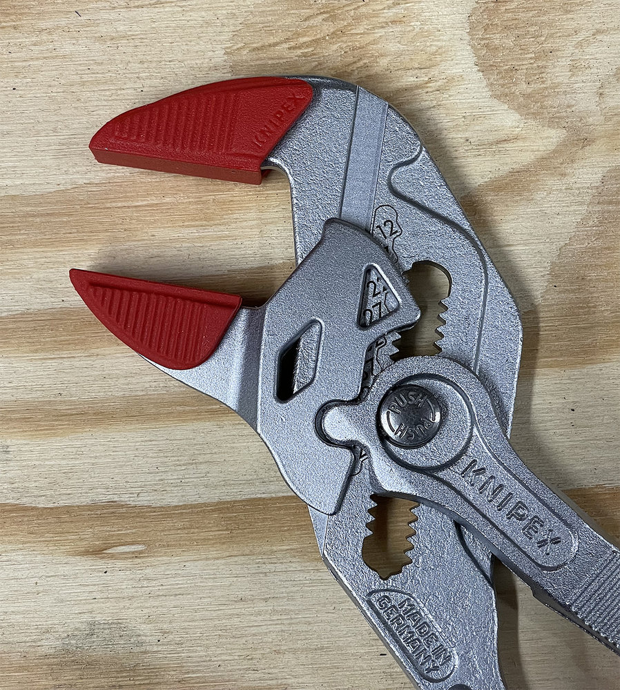 jaw-protectors-on-pliers.jpg