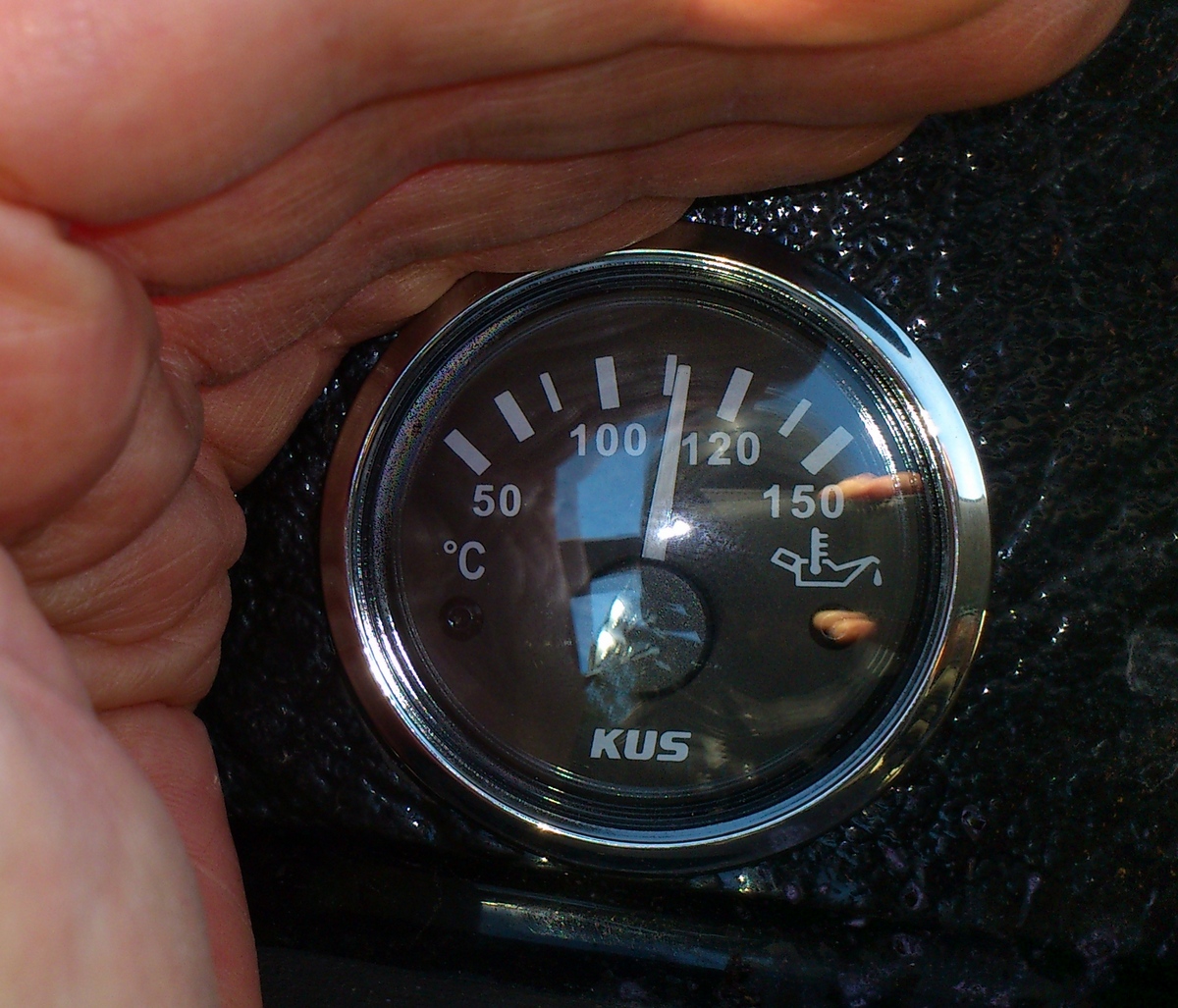 KUS gauge and sender 21oct19.jpg