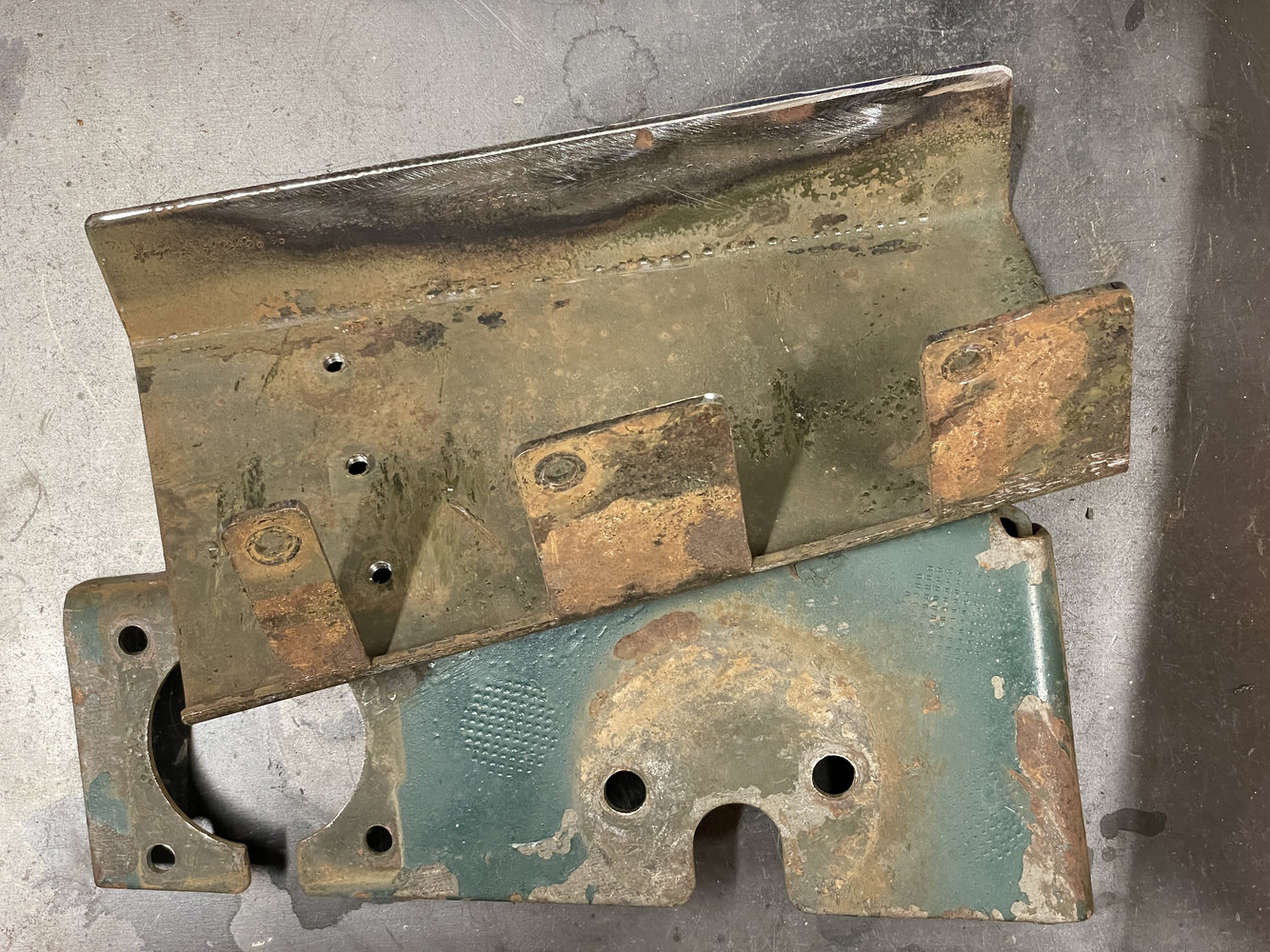 m37-left-rear-tail-light-bracket-before..jpg