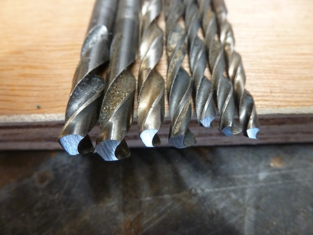 The Correct Way To Sharpen Drill Bits Using A Picador Drill Sharpening Jig  With Custom Base