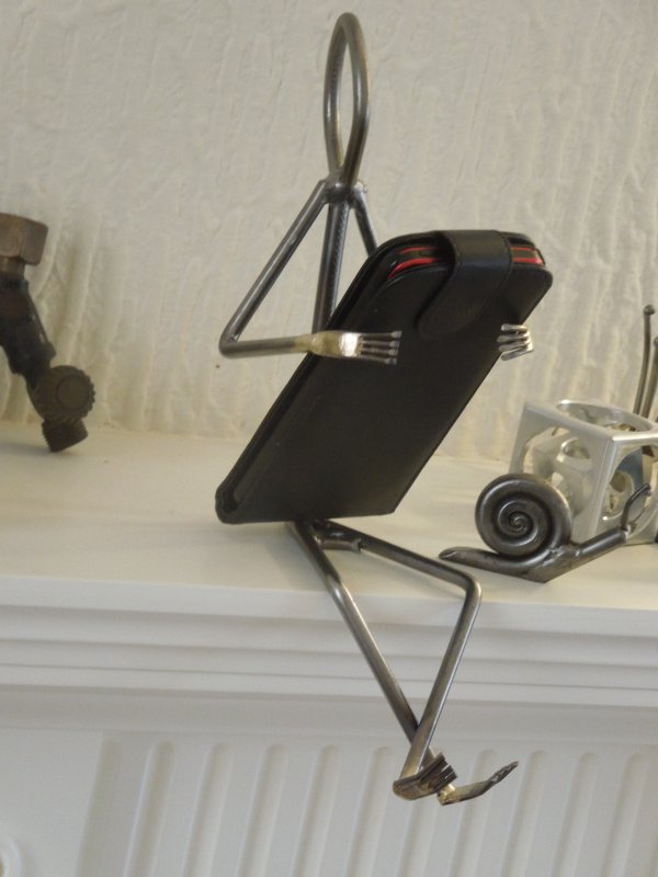 phone holder september 2015 004.JPG