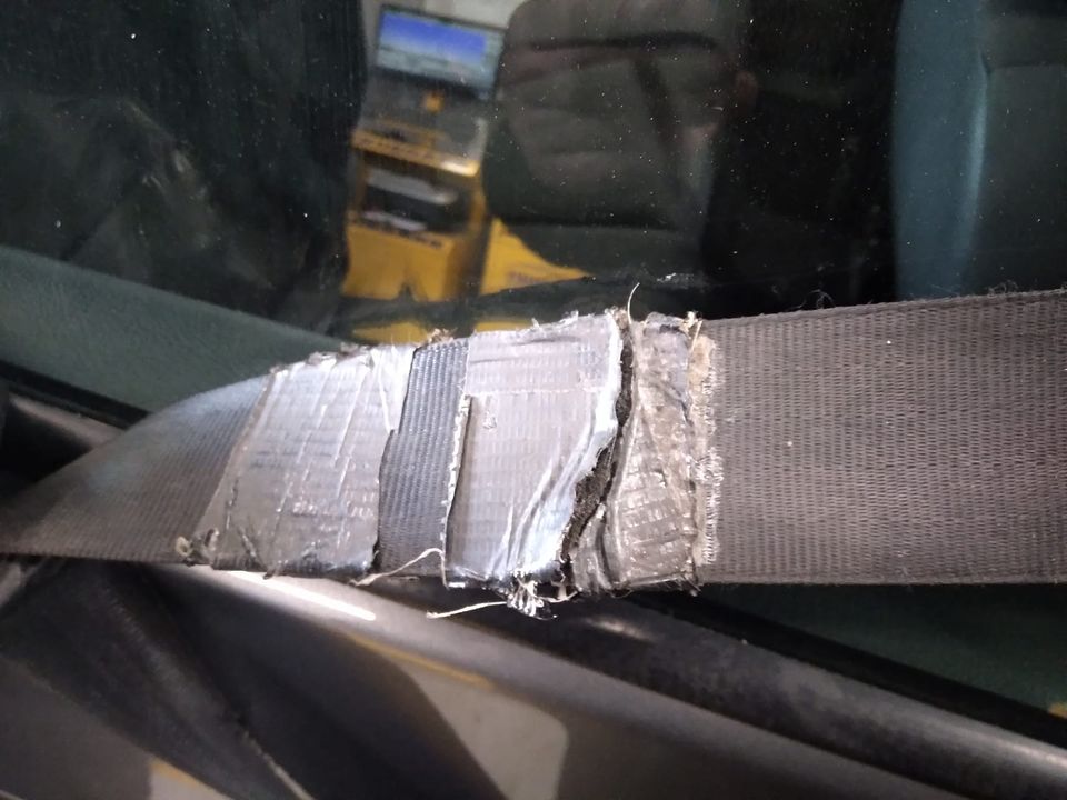 seat belt 2.jpg