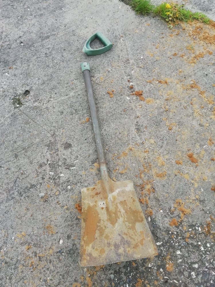 shovel broken.jpg