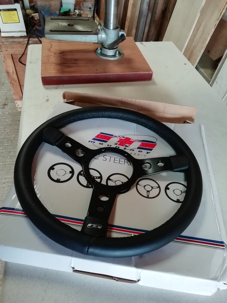 Steering wheel 1.jpg