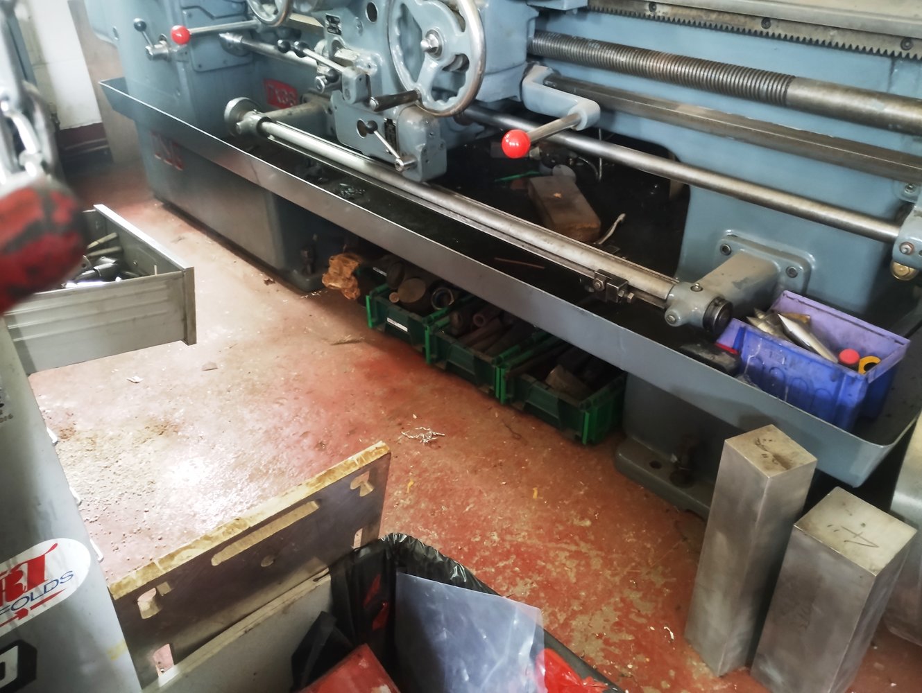 Storage under lathe1.jpg