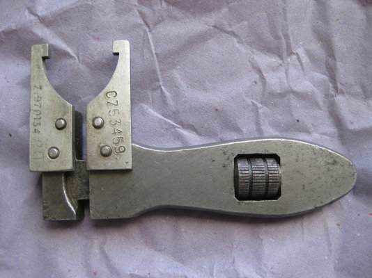 Spanner & knife 002.JPG