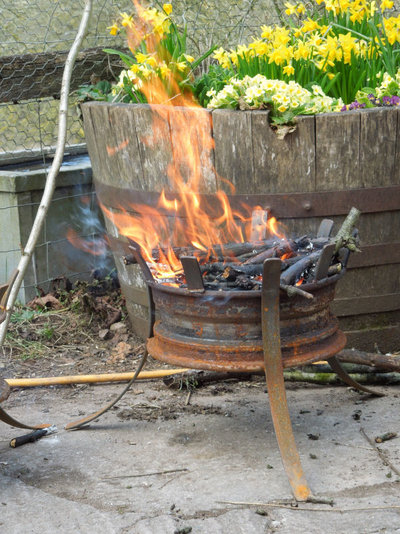 firepot alight.JPG