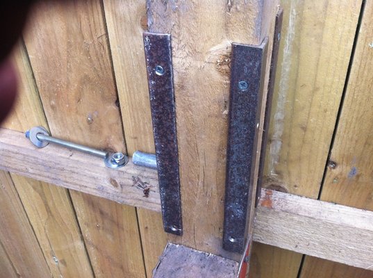 fence log 007.JPG