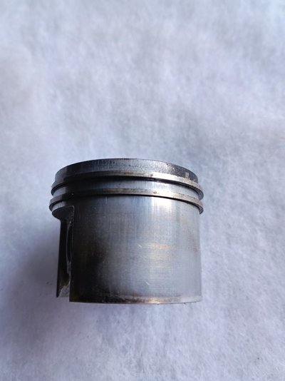 MS180 piston.jpg