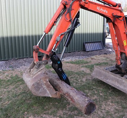 Hydraulicthumbonexcavator.jpg